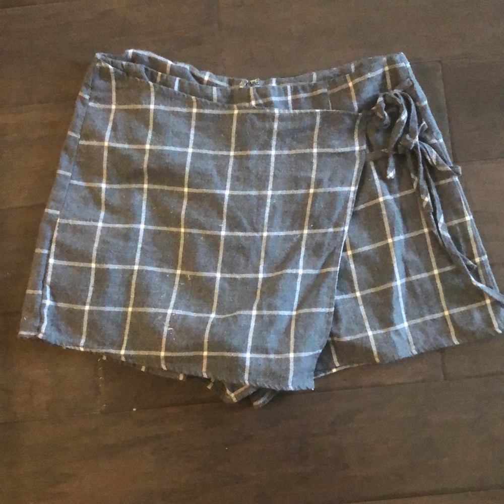 Grey check skort